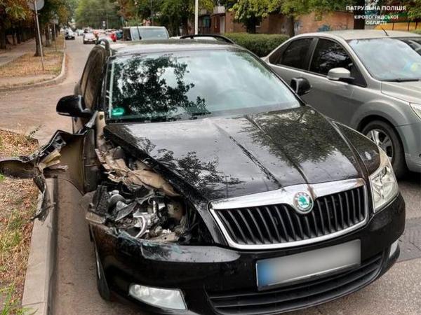 Новина На водія, який скоїв ДТП та втік з місця події, патрульні склали 3 адміністративні протоколи Ранкове місто. Кропивницький