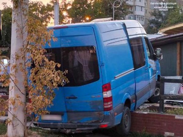 Новина На водія, який сів за кермо у стані сп'яніння та скоїв ДТП, патрульні склали адміністративні матеріали Ранкове місто. Кропивницький