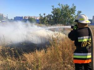 Новина Рятувальники загасили на Кіровоградщині більше тридцяти займань на відкритих територіях, на одній з яких травмовано людину Ранкове місто. Кропивницький